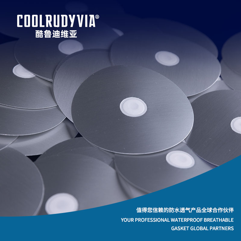 Garnitură impermeabilă respirabilă