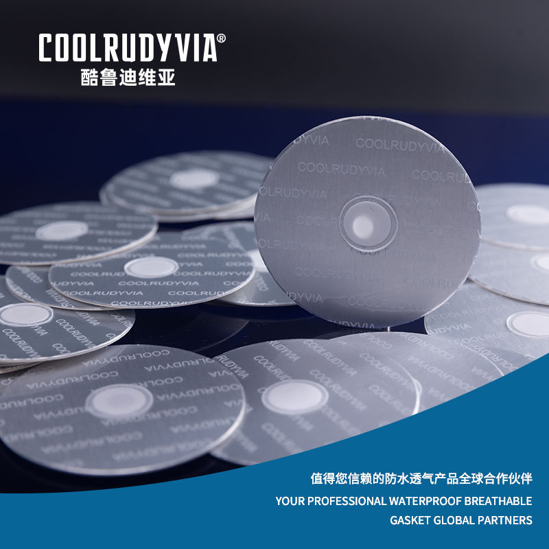 Garnitură impermeabilă respirabilă