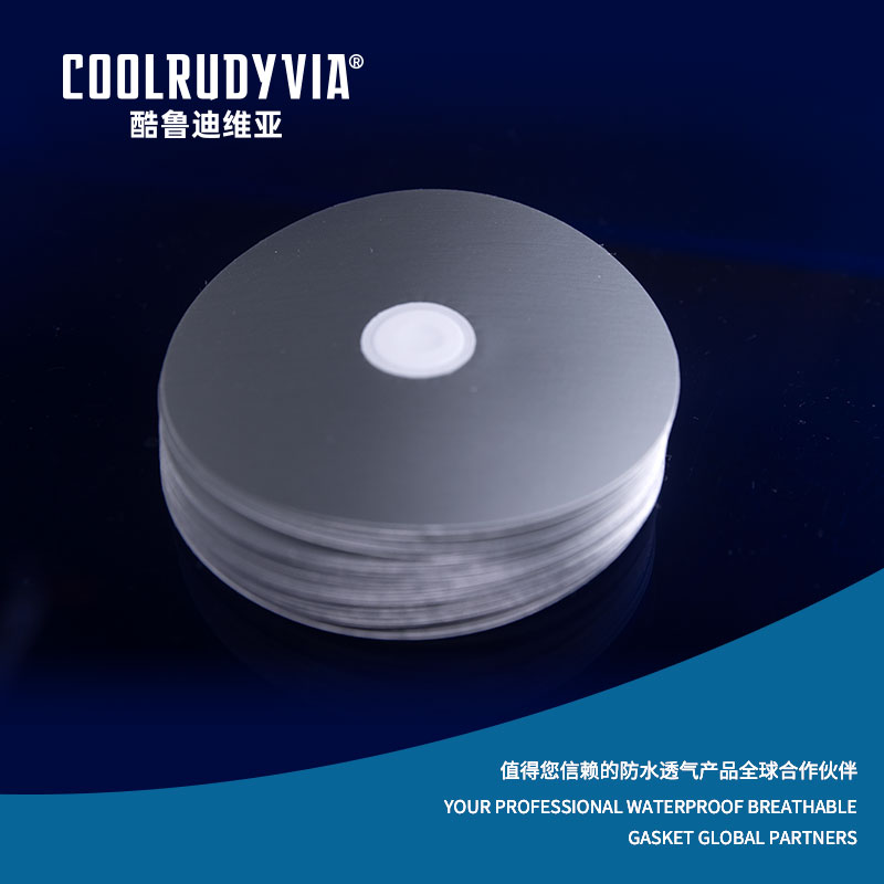 Garnitură impermeabilă respirabilă