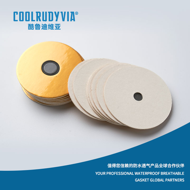 Garnitură impermeabilă respirabilă